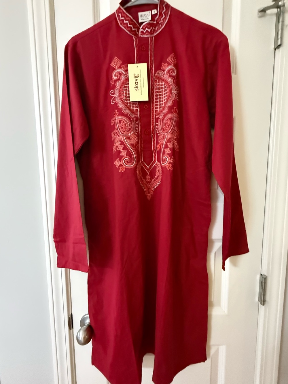 SKAVIJ Men's Maroon Red Embroidered Kurta Tunic Dress Shirt NWT Size Small